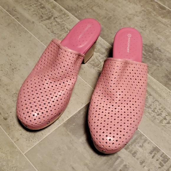 NWOT Bubblegum Pink Rockport Adidas Clog Mules
